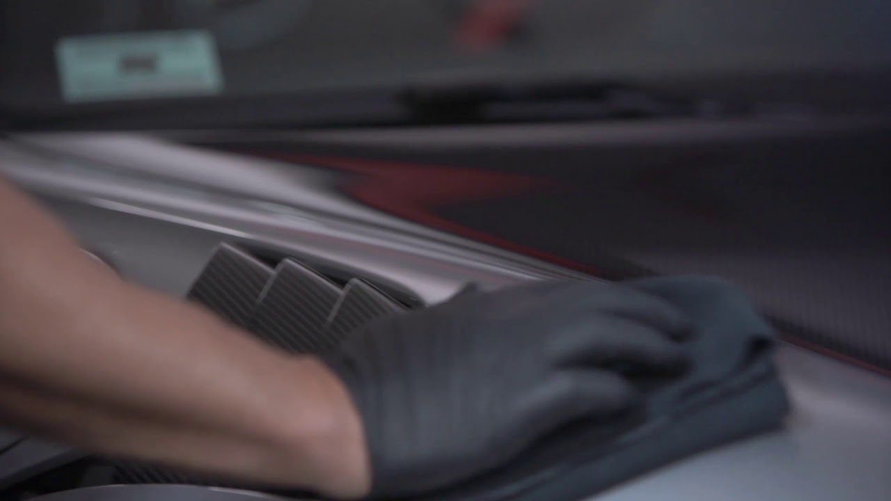 Smear-free drying with new Gtechniq towel