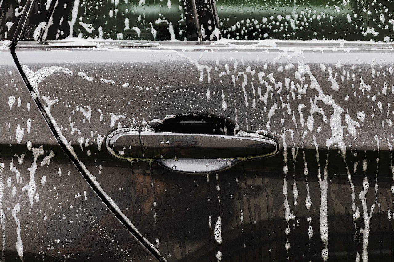 Gtechniq Explains: How to dry a car with a towel